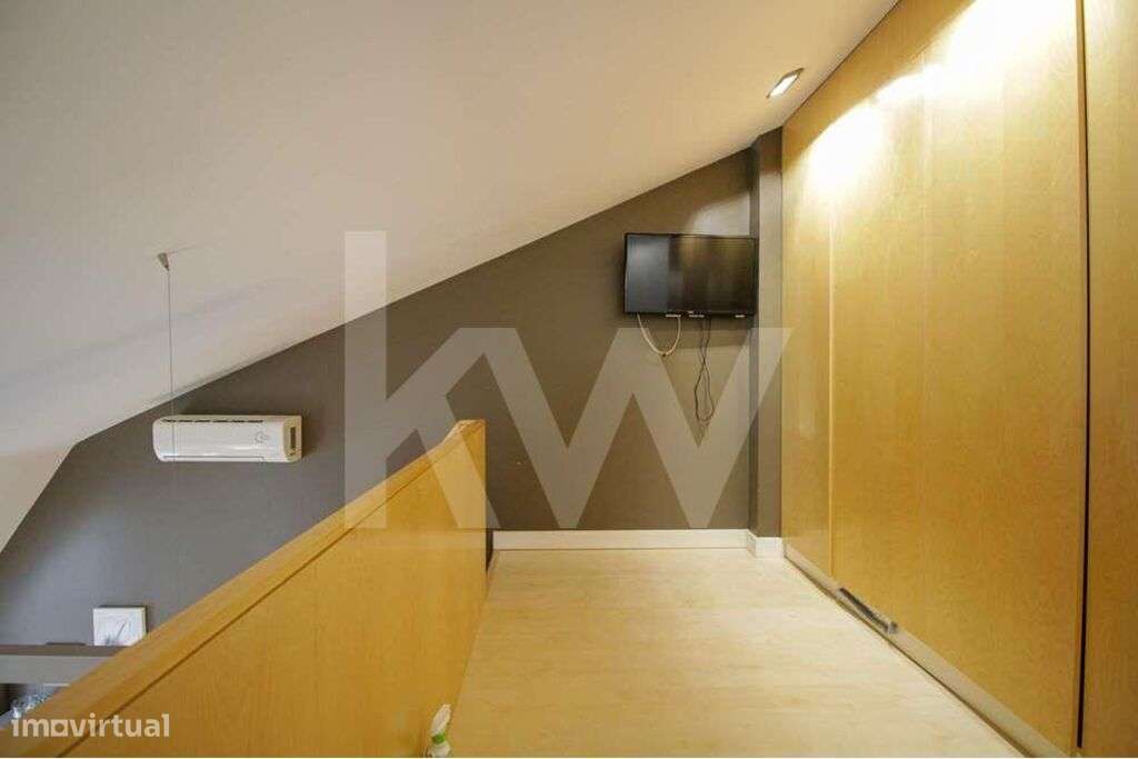 Prédio na Av. Sá da Bandeira | 8 Apartamentos | Espaço Comercial | Inv-5