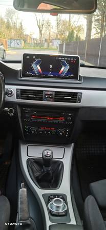 BMW Seria 3 320d - 12