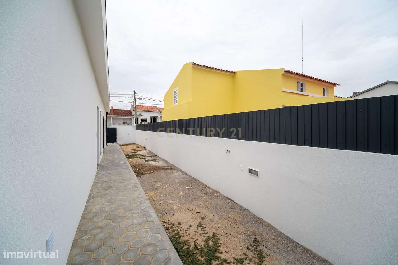 Moradia Nova térrea T3+1 em Fernão Ferro, Seixal-53