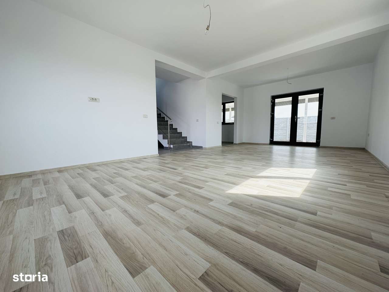 Casă de vânzare în Comuna Berceni – 4 camere, 360 mp – 165.000 €-8