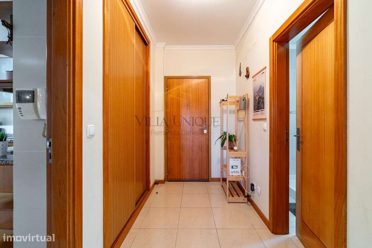 Apartamento T3 com Varanda e Garagem na cave para 2 carros em Fornos-13