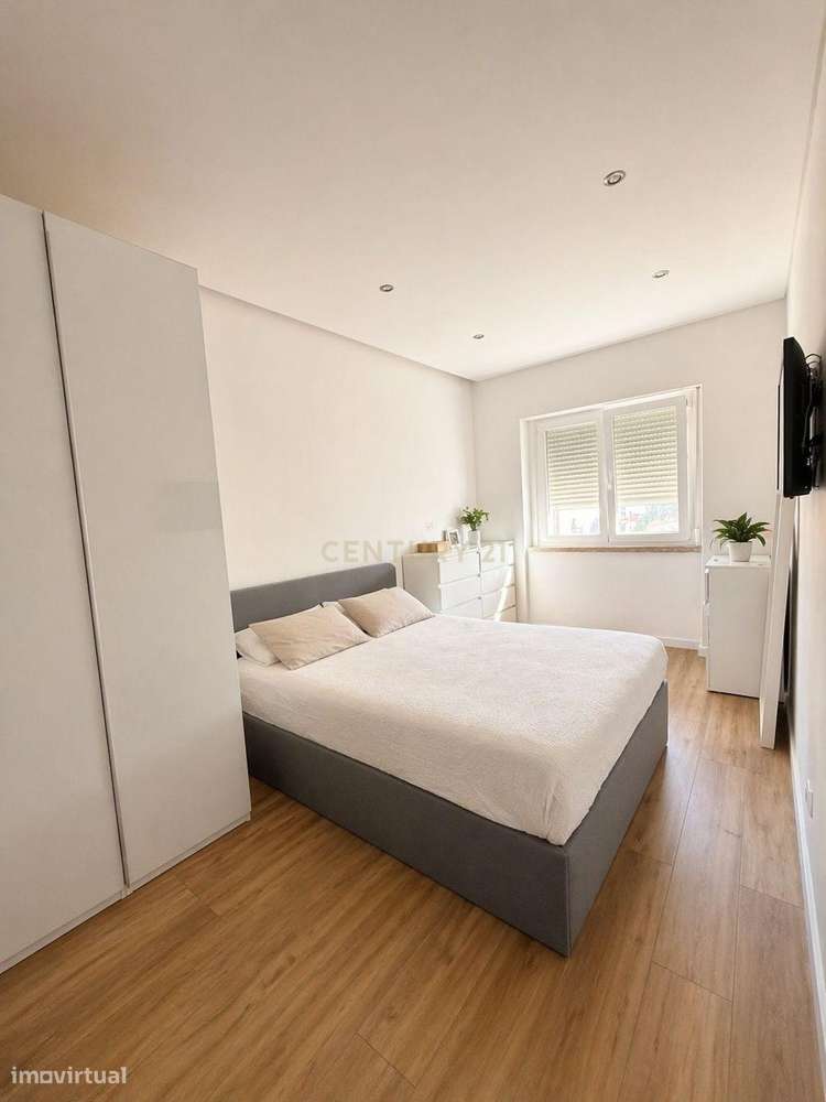 Apartamento T2 Remodelado a poucos minutos da Estação da Reboleira-7
