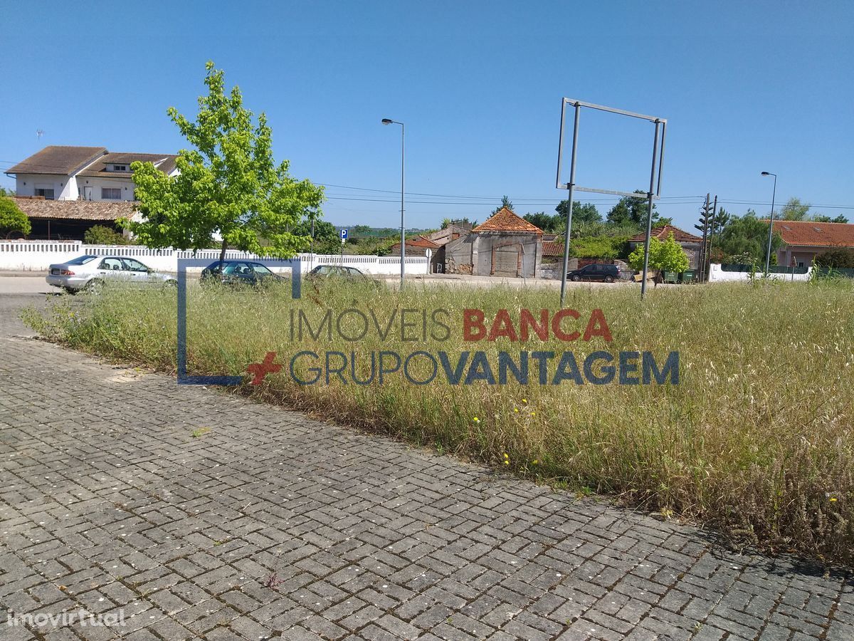 Lote de terreno urbano c/180m2, para moradia de 3 pisos-Ameal/Coimbra