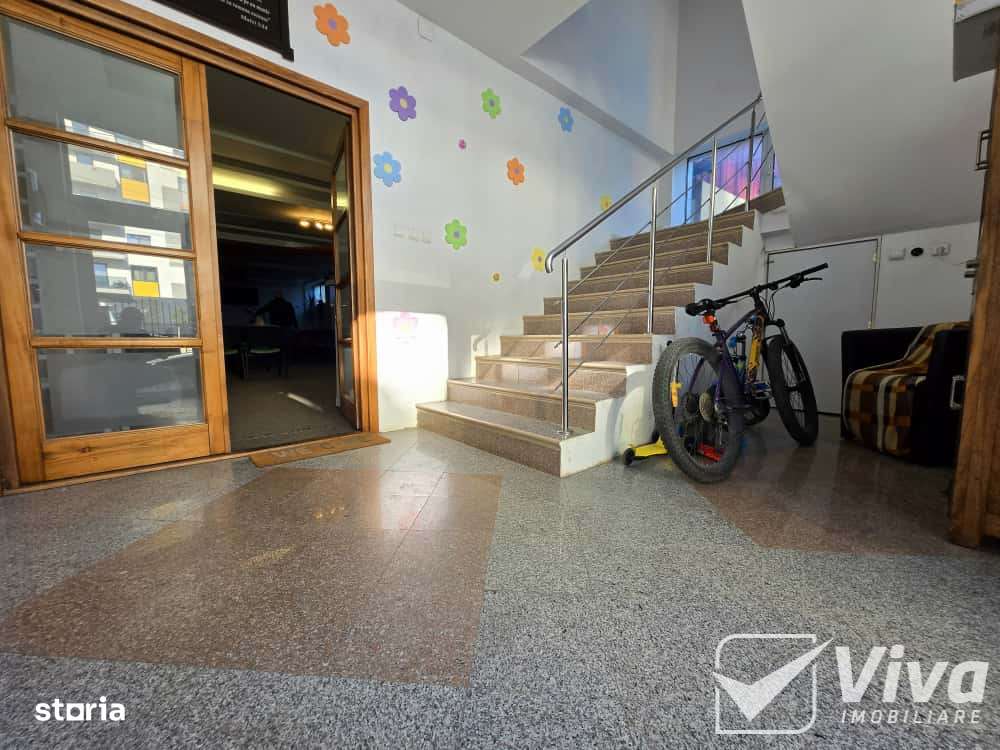 Bd Poitiers- chiar in statia de autobuz- Spatiu Comercial P+2 – 577 Mp - Imagine principală: 4/9