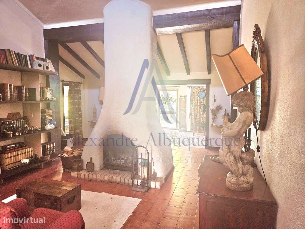 Excelente Moradia Isolada T4 na Charneca da Cotovia-7