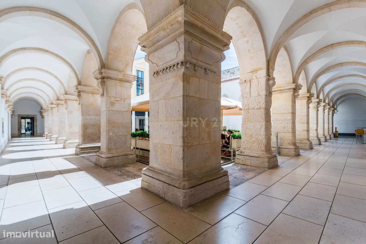 T2 Duplex | Moagem Heritage | Edifício Único e Icónico | Coração de Le - Grande imagem: 4/34