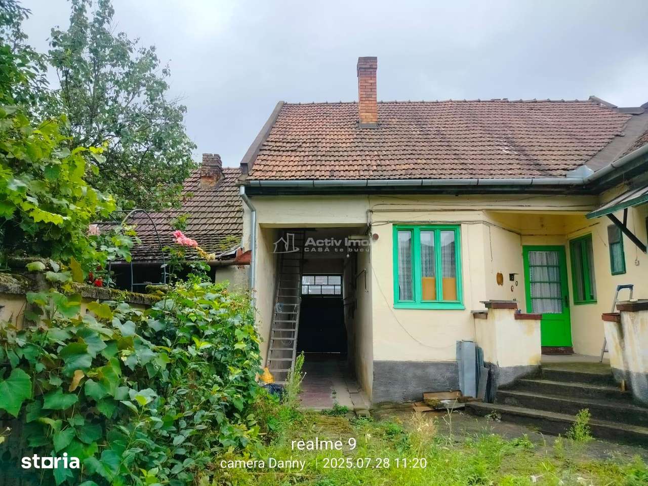 Resita Casa Curte Comuna cu Teren si Garaj.Un singur vecin - Imagine principală: 2/20