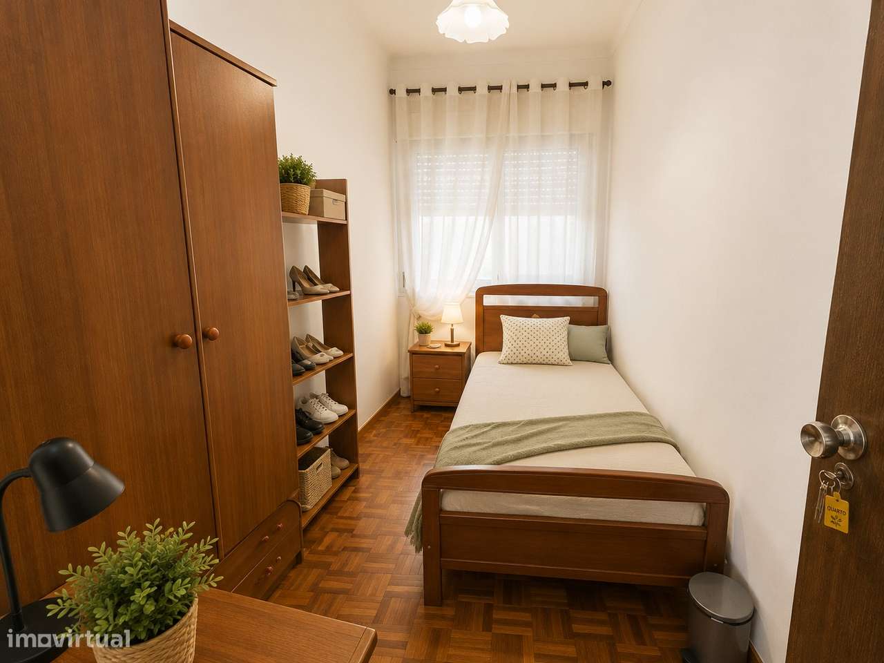 Apartamento T4 com varanda e elevador no centro de Leiria-16