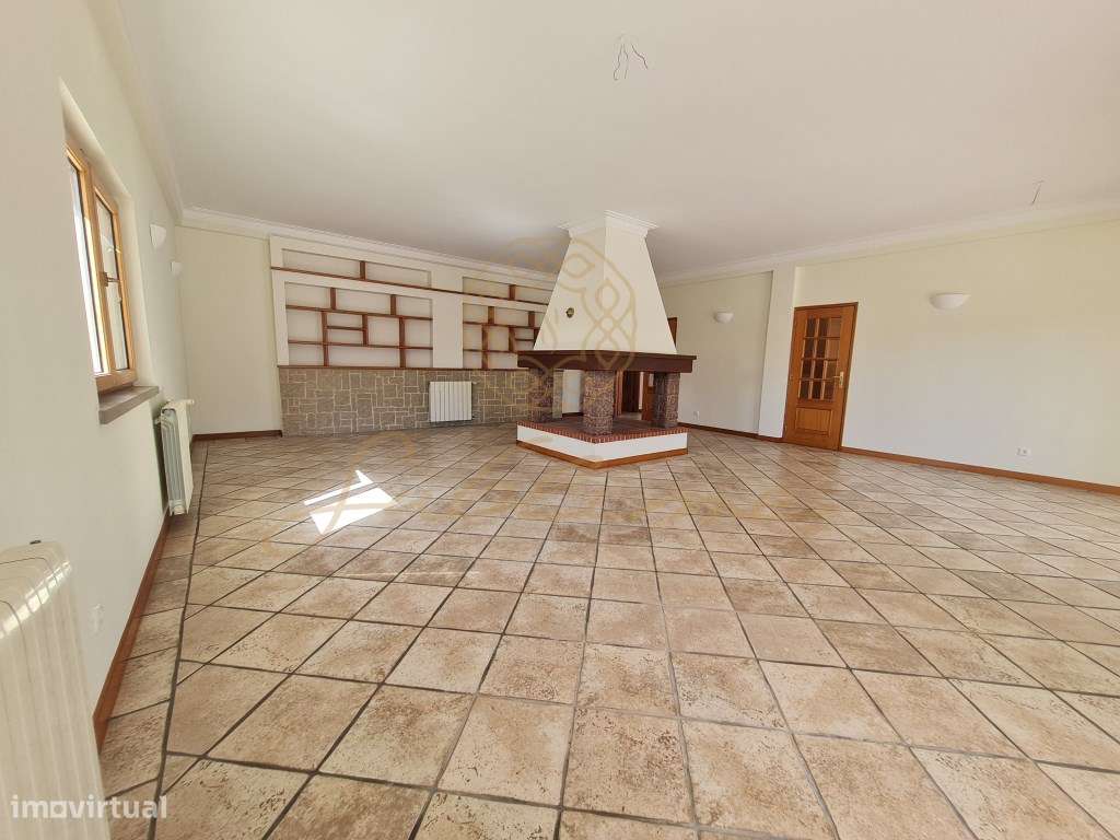 Moradia isolada V3+2 situada em Caixas, Sesimbra com Piscina-20