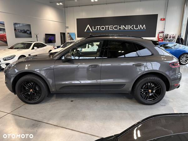 Porsche Macan Standard - 2