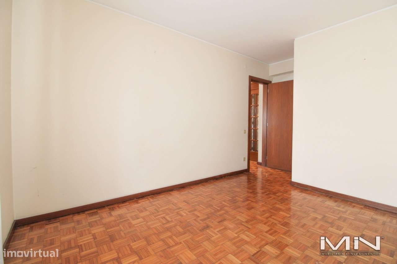 T3 | 2 frentes | Garagem fechada | Lareira | Condomínio com parque inf-24