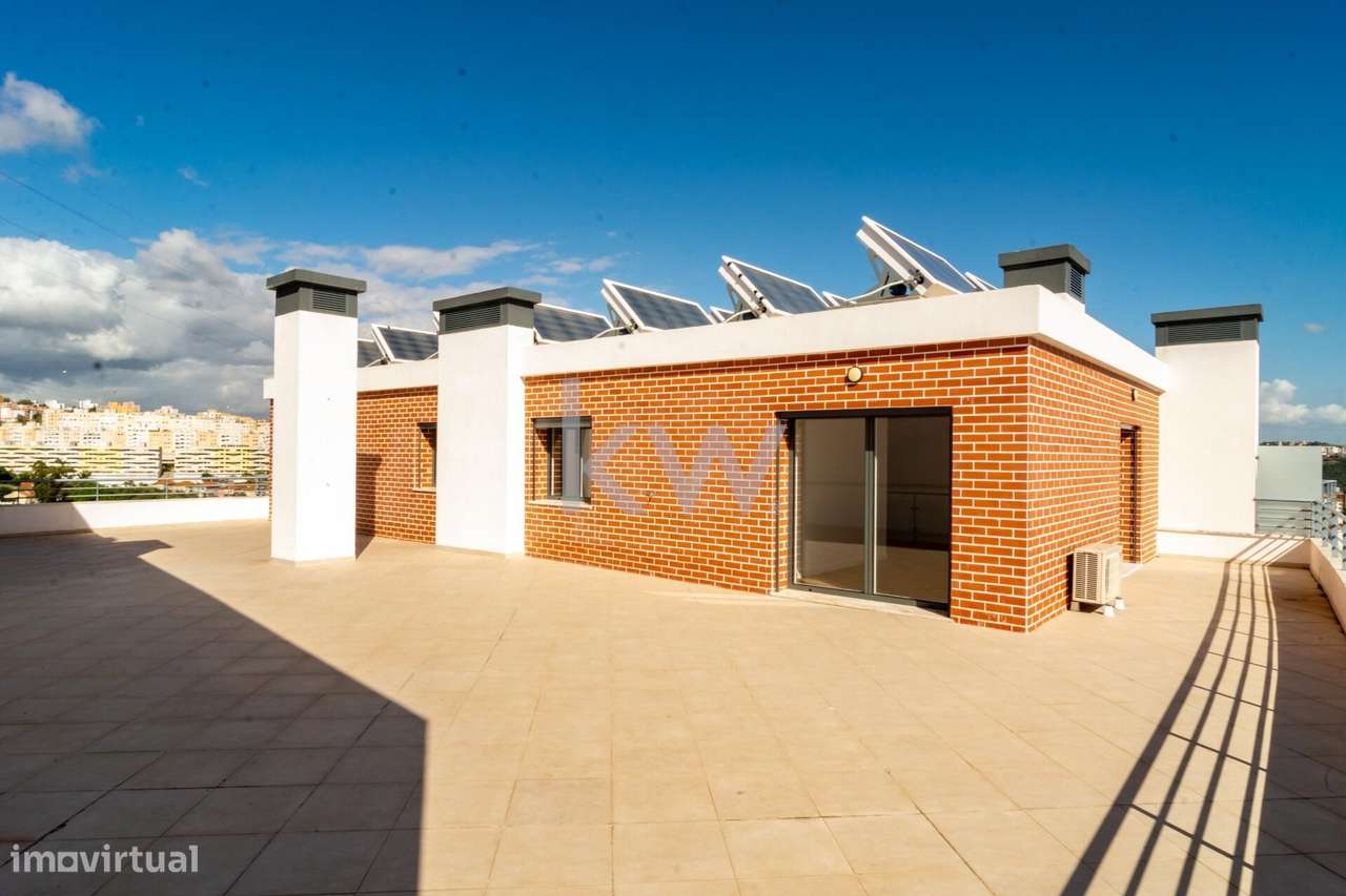 Luxo Raro nas Colinas do Cruzeiro – T3+1 com Mega Box e Terraço Privad-57