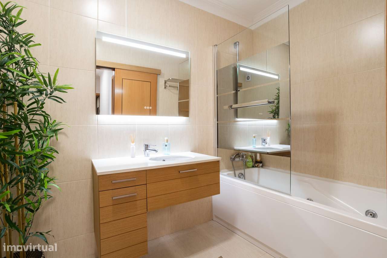 Descubra o Lar Perfeito: Apartamento T3 com Piscina e Jardim em Condom-20