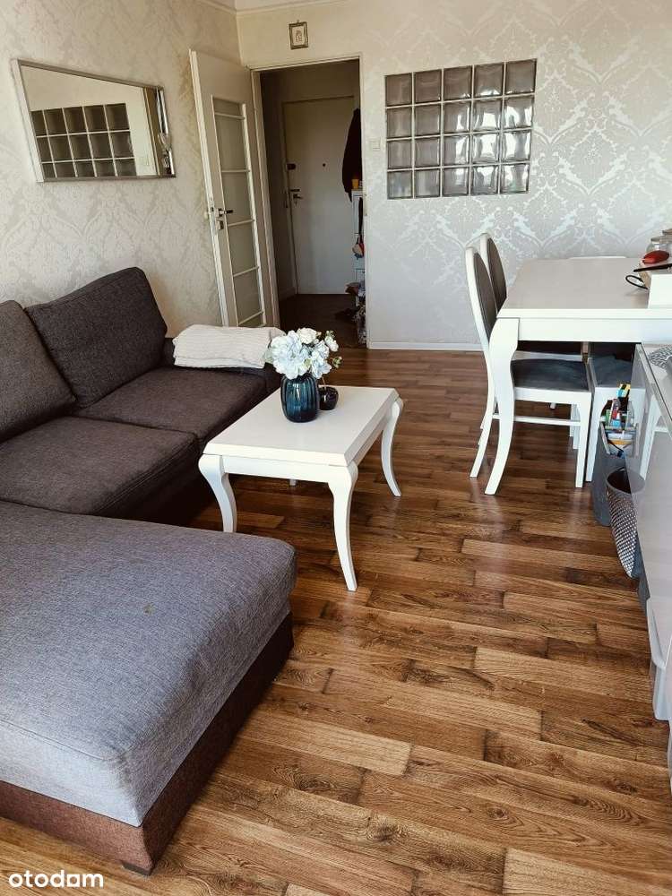 Os.Pod Lipami, mieszkanie 38 m² – zadbane