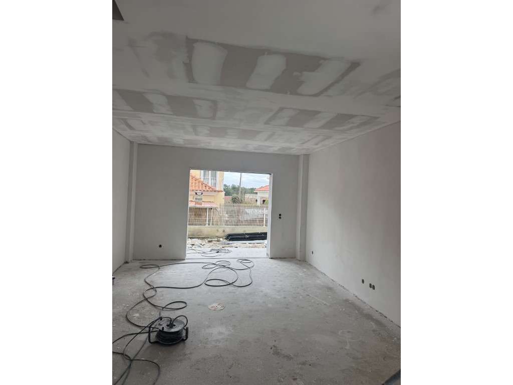 Moradia Geminada Duplex, T 3, 2 suítes , pronta escriturar a curto ... - Grande imagem: 4/9