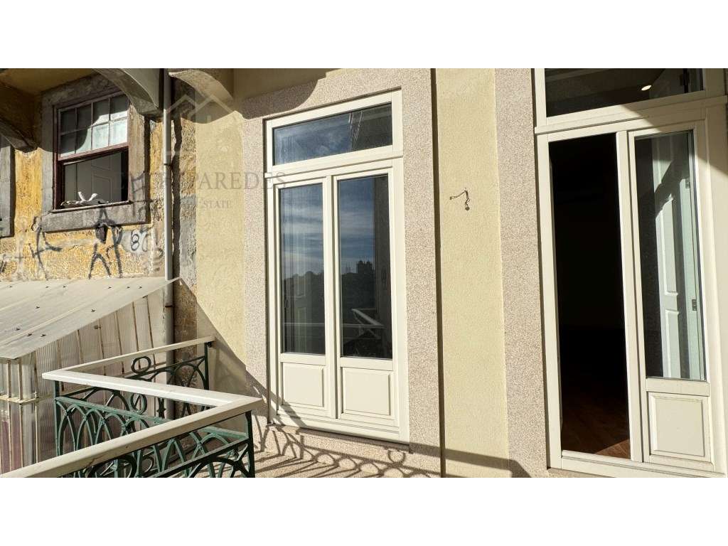 Apartamento T1 novo, para comprar junto a Avenida dos Aliados - Por... - Grande imagem: 3/19