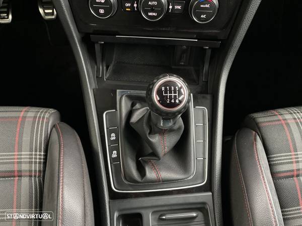 VW Golf 2.0 TSi GTi Performance - 31