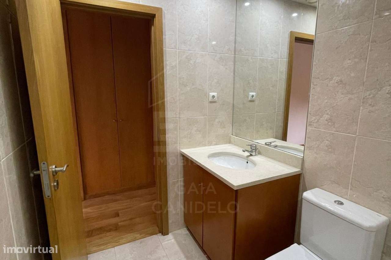 T2 em Condomínio Reservado no centro de Canidelo-14