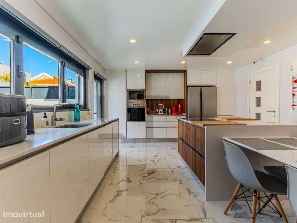 Fantástica Moradia T4 Moderna com Vista Mar, Jardim e Estacionament...-56