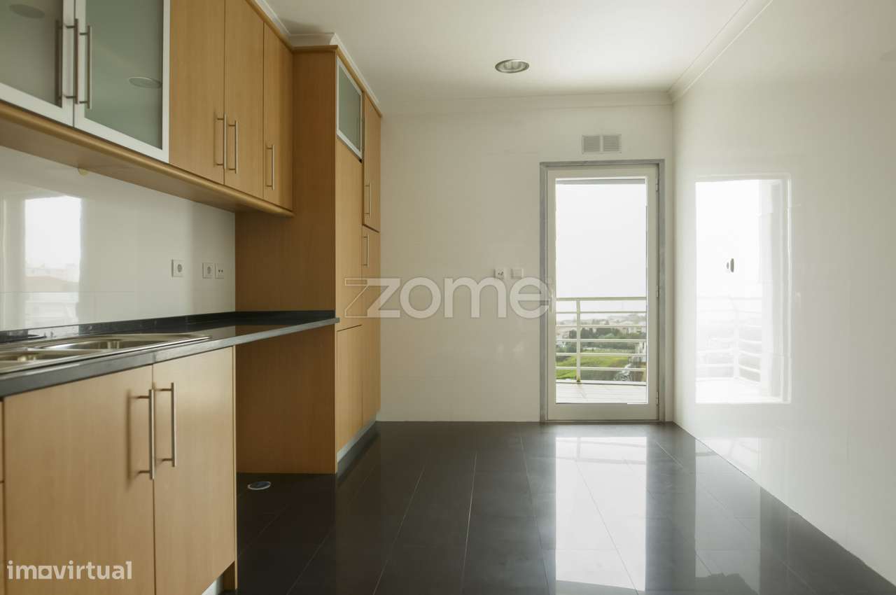 Apartamento T3 com varanda e garagem no L Towers, em Paço de Arcos - Grande imagem: 3/22