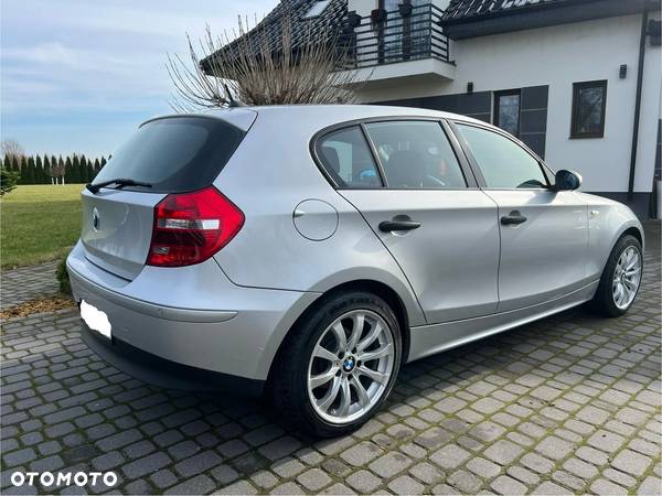 BMW Seria 1 118i - 3