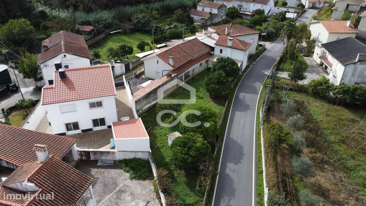 Moradia isolada com  terreno e jardim em Cernache. - Grande imagem: 3/35