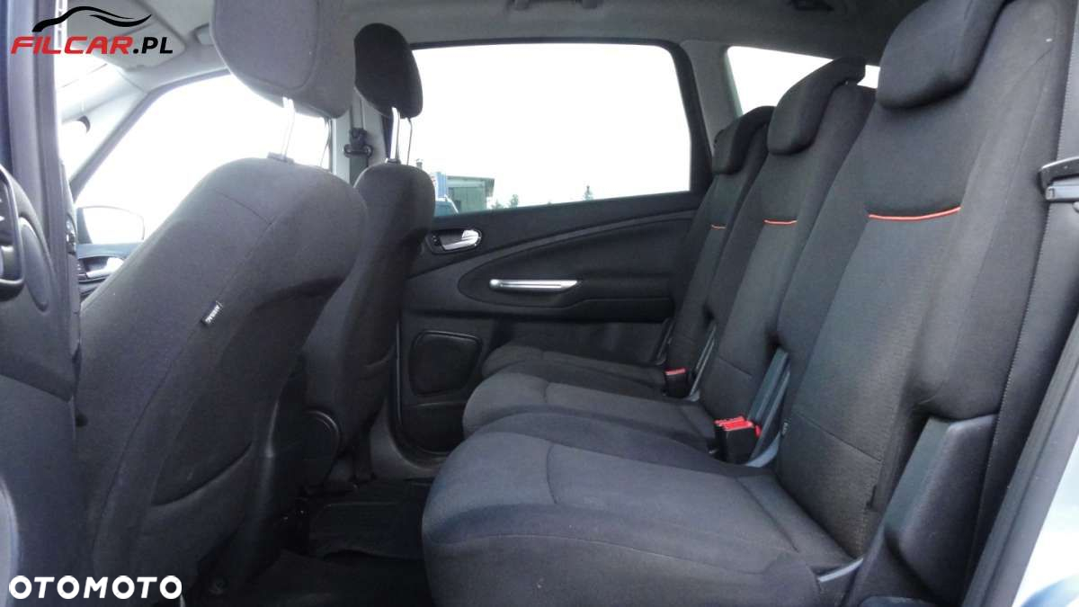 Ford S-Max - 14