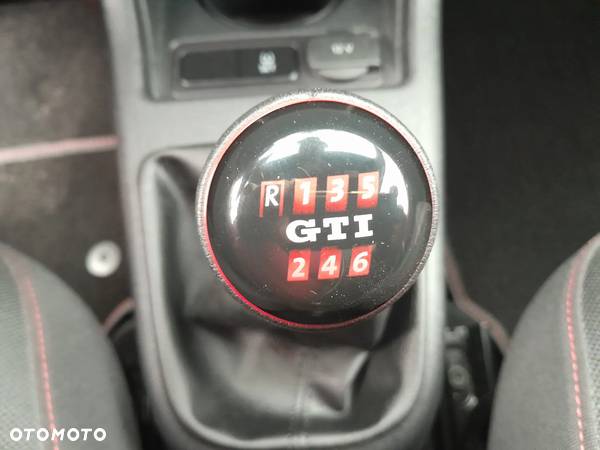 Volkswagen up! GTI - 39