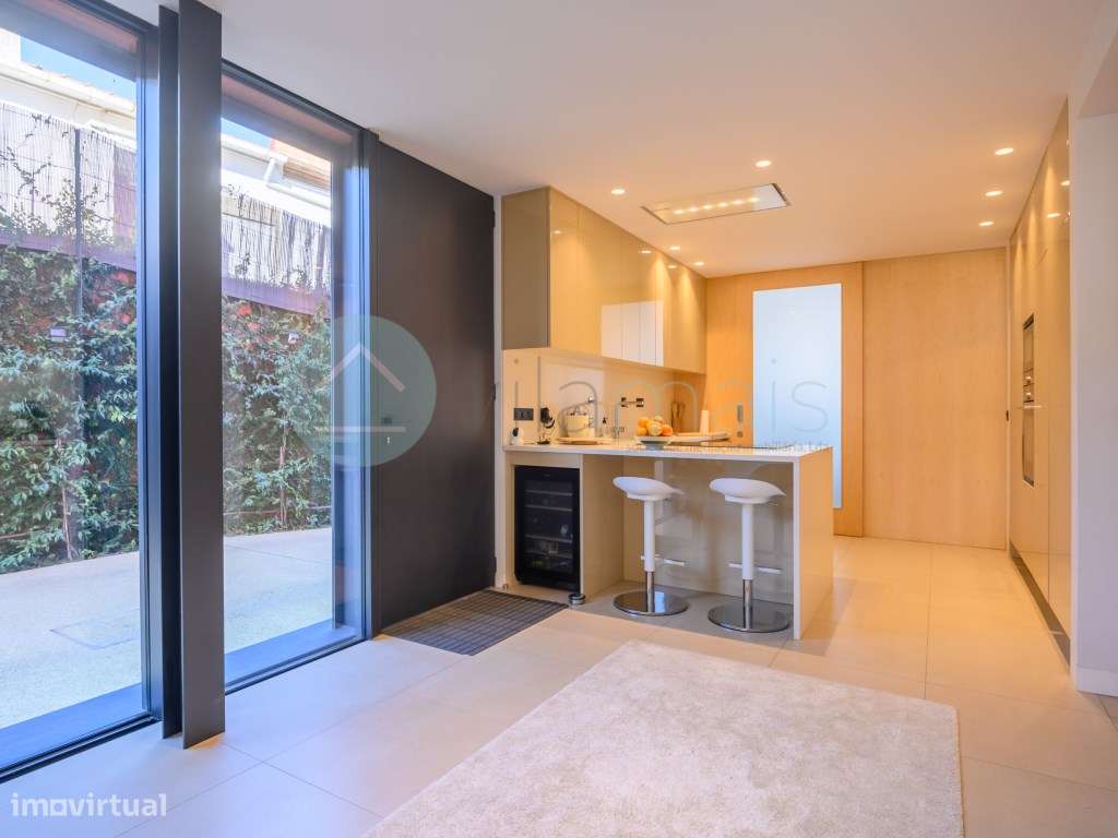 Excelente Moradia V4 com Piscina-12