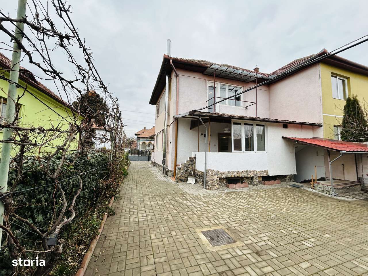 Casa de vanzare in zona buna - Curte individuala, garaj - Imagine principală: 2/12