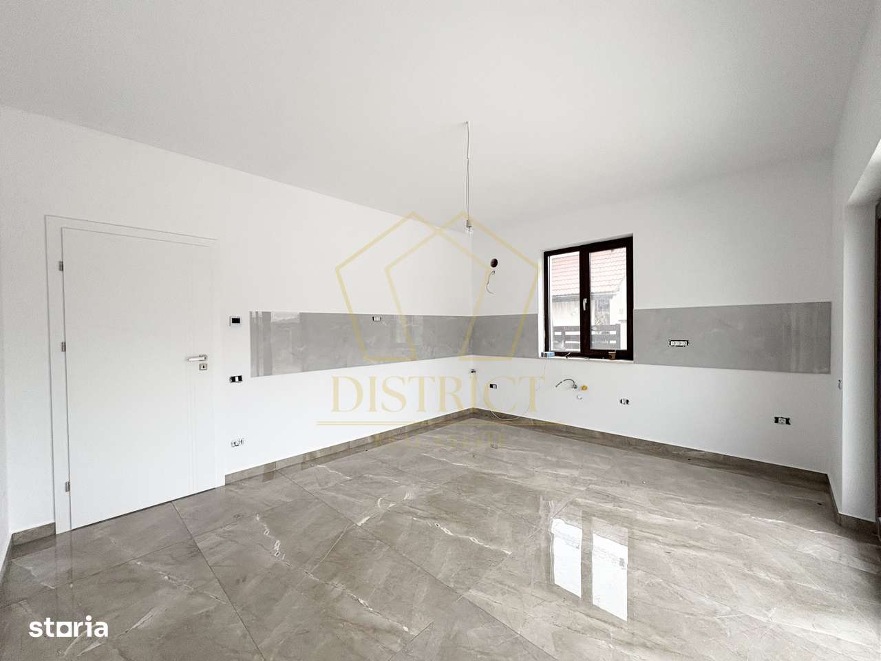 Duplex superb cu 4 camere si 3 bai | Giroc | Hotel IQ - Imagine principală: 5/14