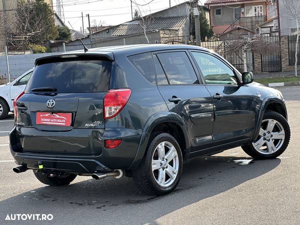 Toyota RAV4 2.2 D-4D Luxury - 6