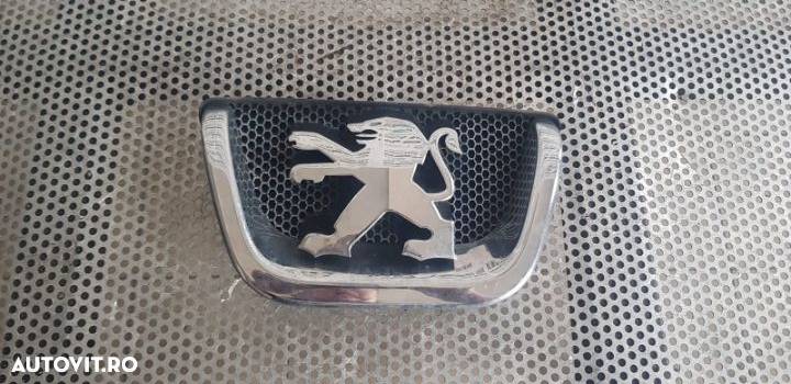 Emblema Fata Peugeot 1007 Livram Oriunde In Tara - 2