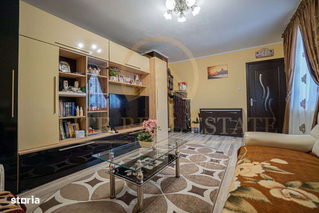 Proprietate elegantă, ideală pentru familie – Ovidiu Central - Imagine principală: 2/13