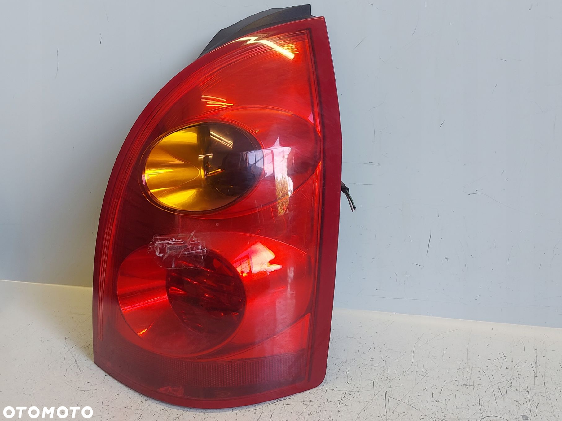 NISSAN PRIMERA P12 01- LAMPA PRAWA TYŁ TYLNA KOMBI - 2