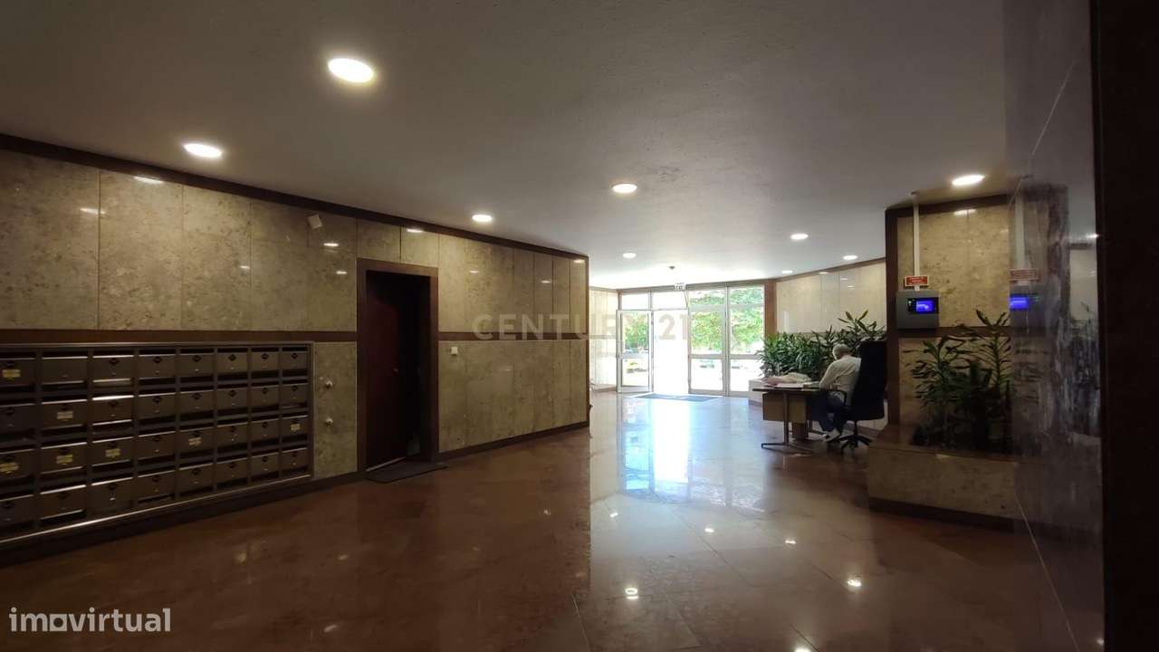 Magnífica propriedade T2 em Linda-A-Velha, Lisboa-8