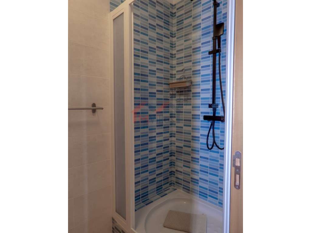 Apartamento T4 dúplex com vista mar, piscina e garagem, perto da pr...-11