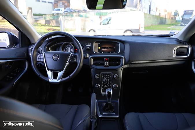 Volvo V40 Cross Country 2.0 D2 Plus - 9