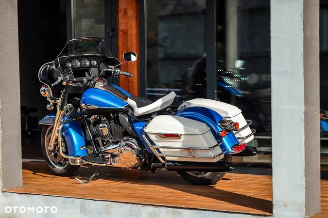 Harley-Davidson FLH Electra Glide - 24