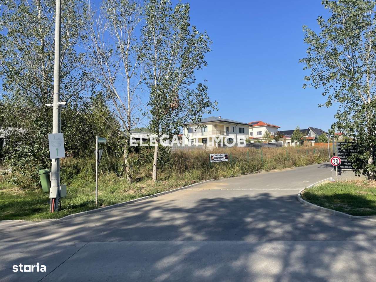 Teren cu vedere la lac in Paradisul Verde - Imagine principală: 2/4