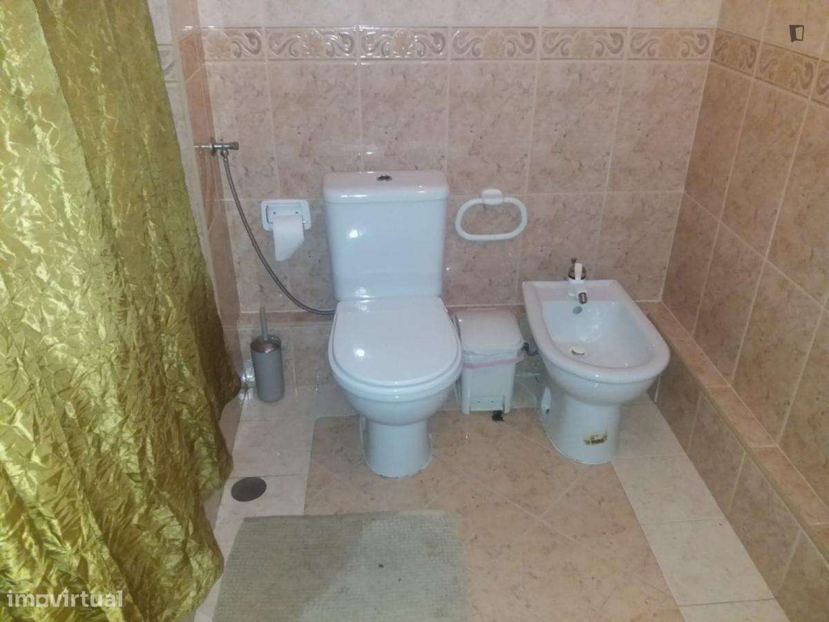 Quarto - localizado em Aveiro - Grande imagem: 5/9