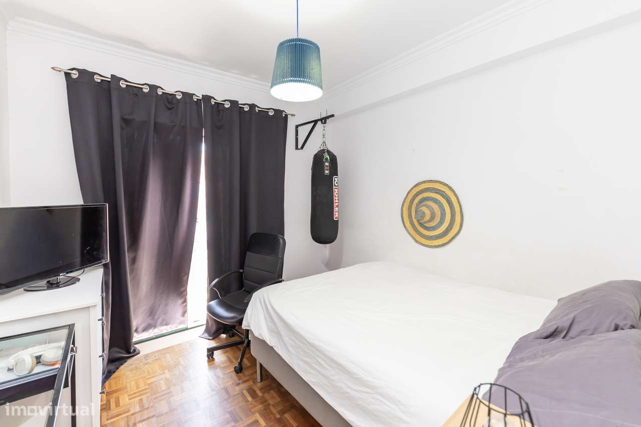 Apartamento T3 em zona central da Quinta do Conde-17