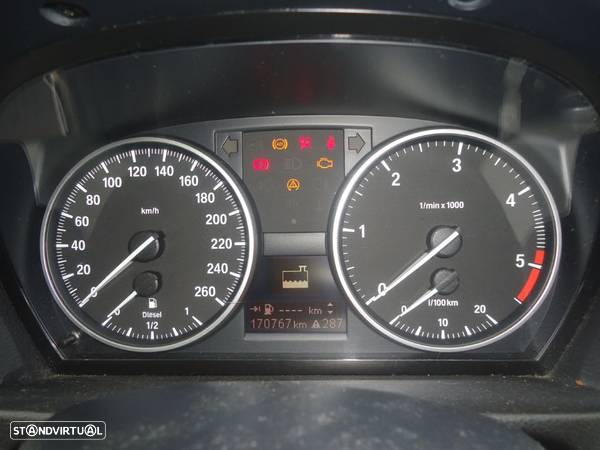 BMW 320 de 2009 - 8