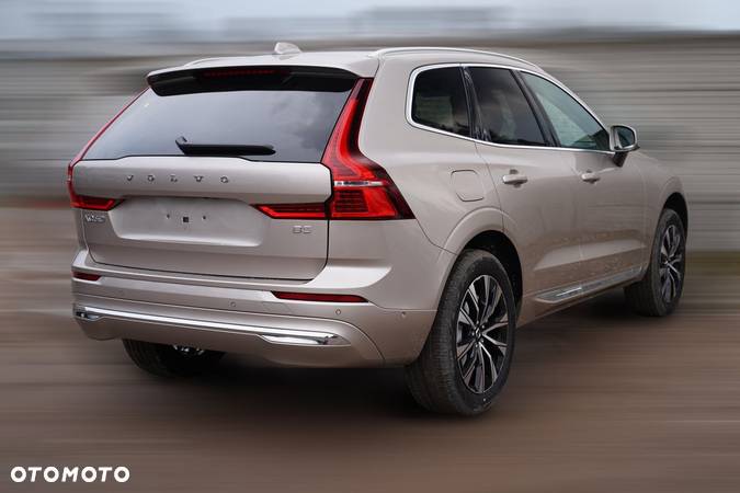 Volvo XC 60 B4 D AWD Plus Dark - 4