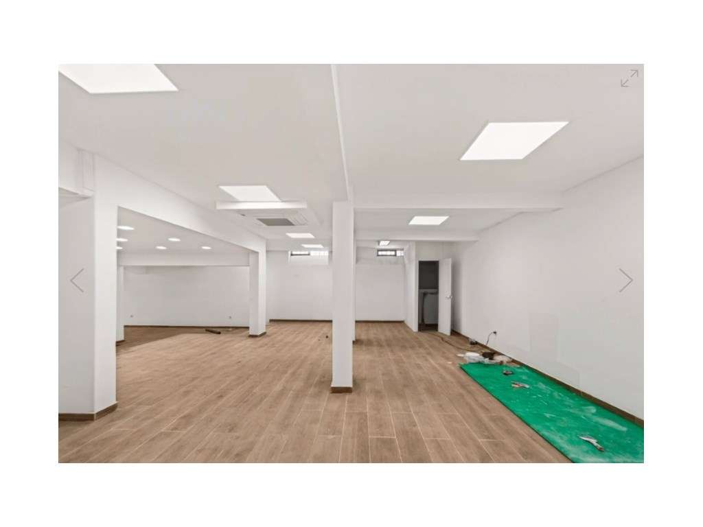ESPAÇO COMERCIAL REMODELADO - RUA D. FILIPA DE LENCASTRE 18-8