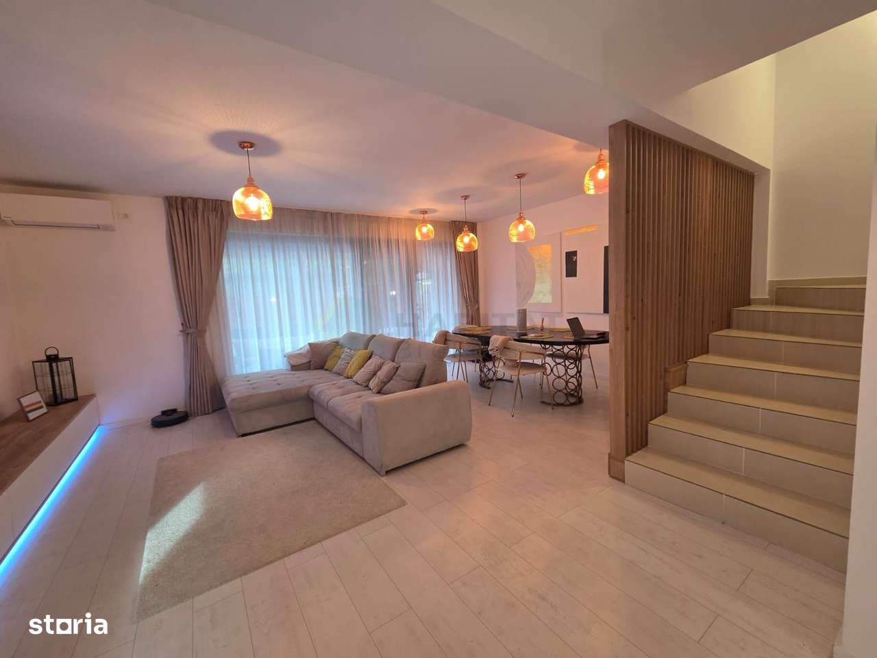 Vilă  cu mansardă, piscină și design modern – Tunari - Imagine principală: 1/20