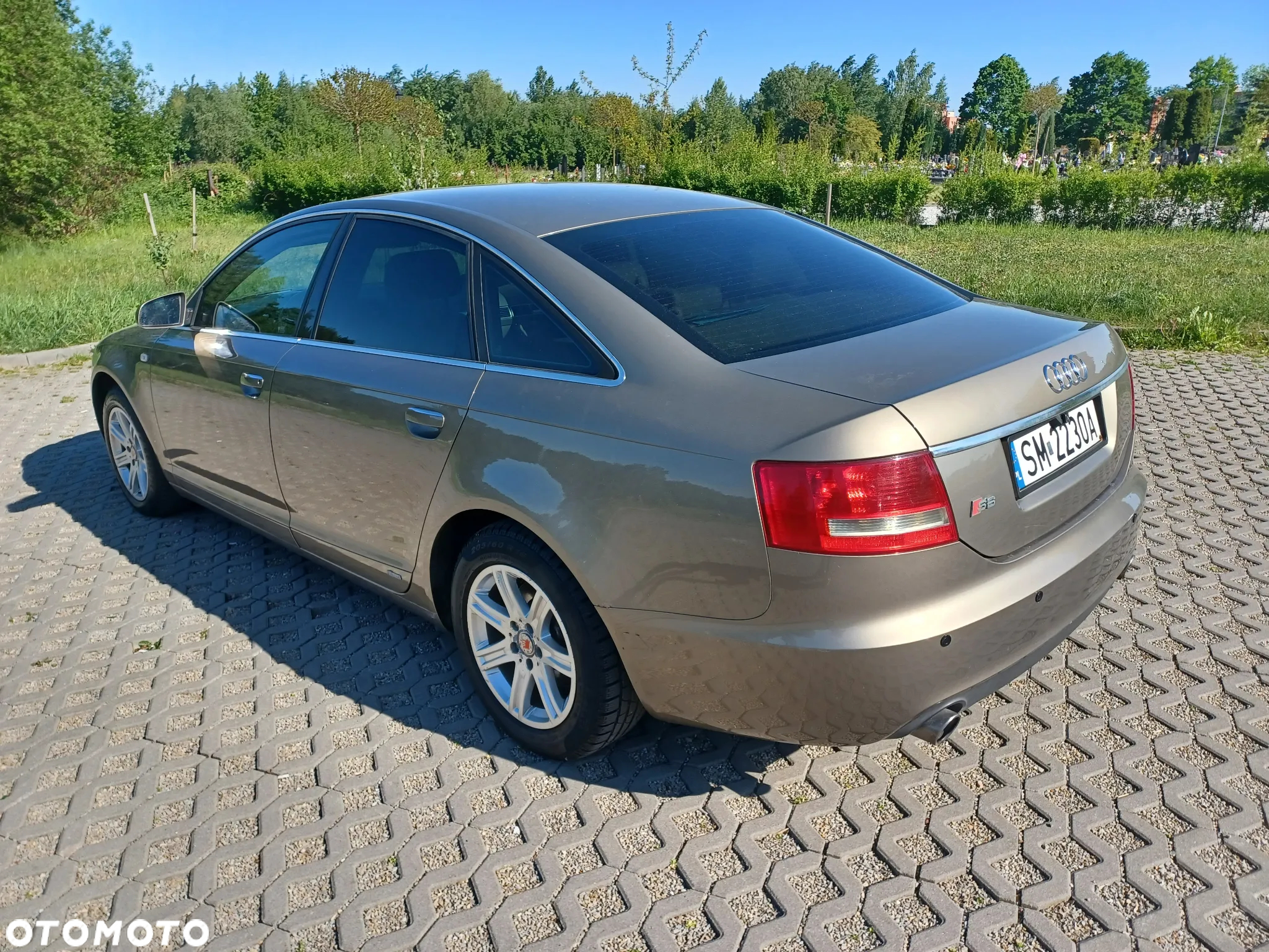 Audi A6 2.0T FSI - 13