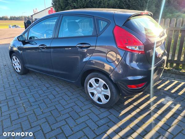 Ford Fiesta 1.4 TDCi Ambiente - 3