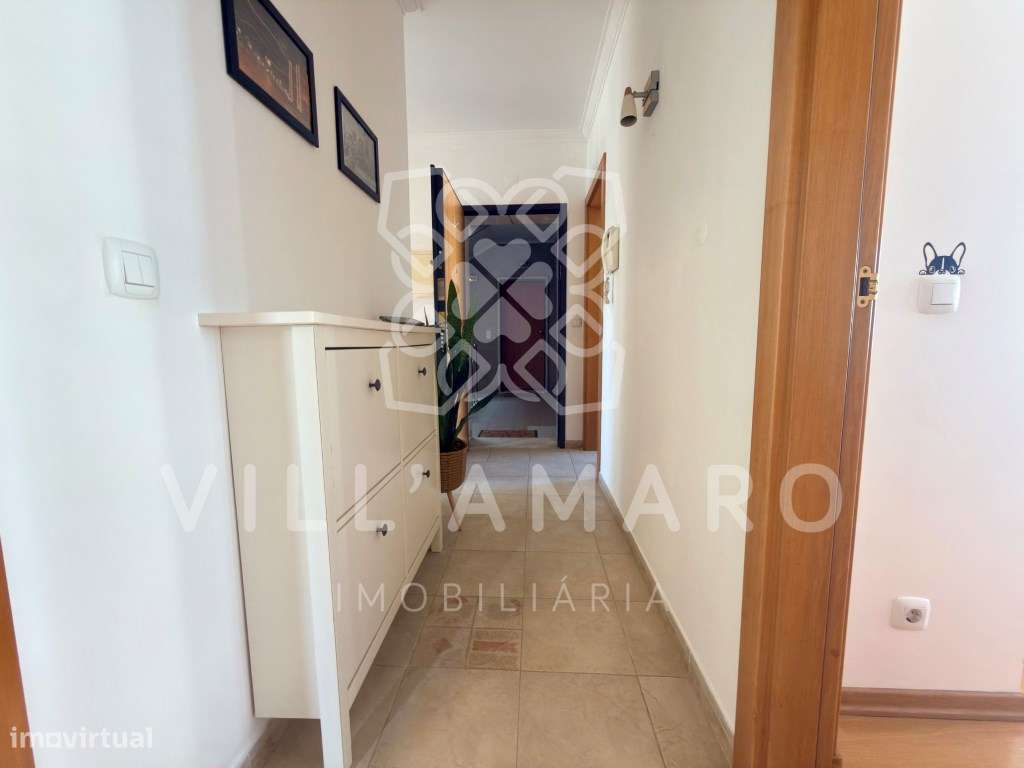 Apartamento T3 com Varanda, Arrecadação e Parqueamento-3