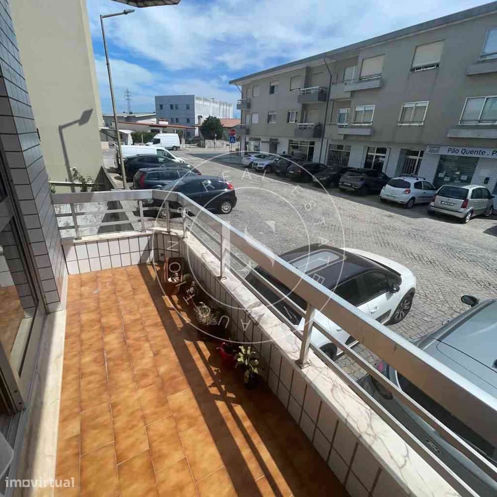 Apartamento T2 com Garagem e Arrumos | Urb. dos Altos | Cidade da Maia-28